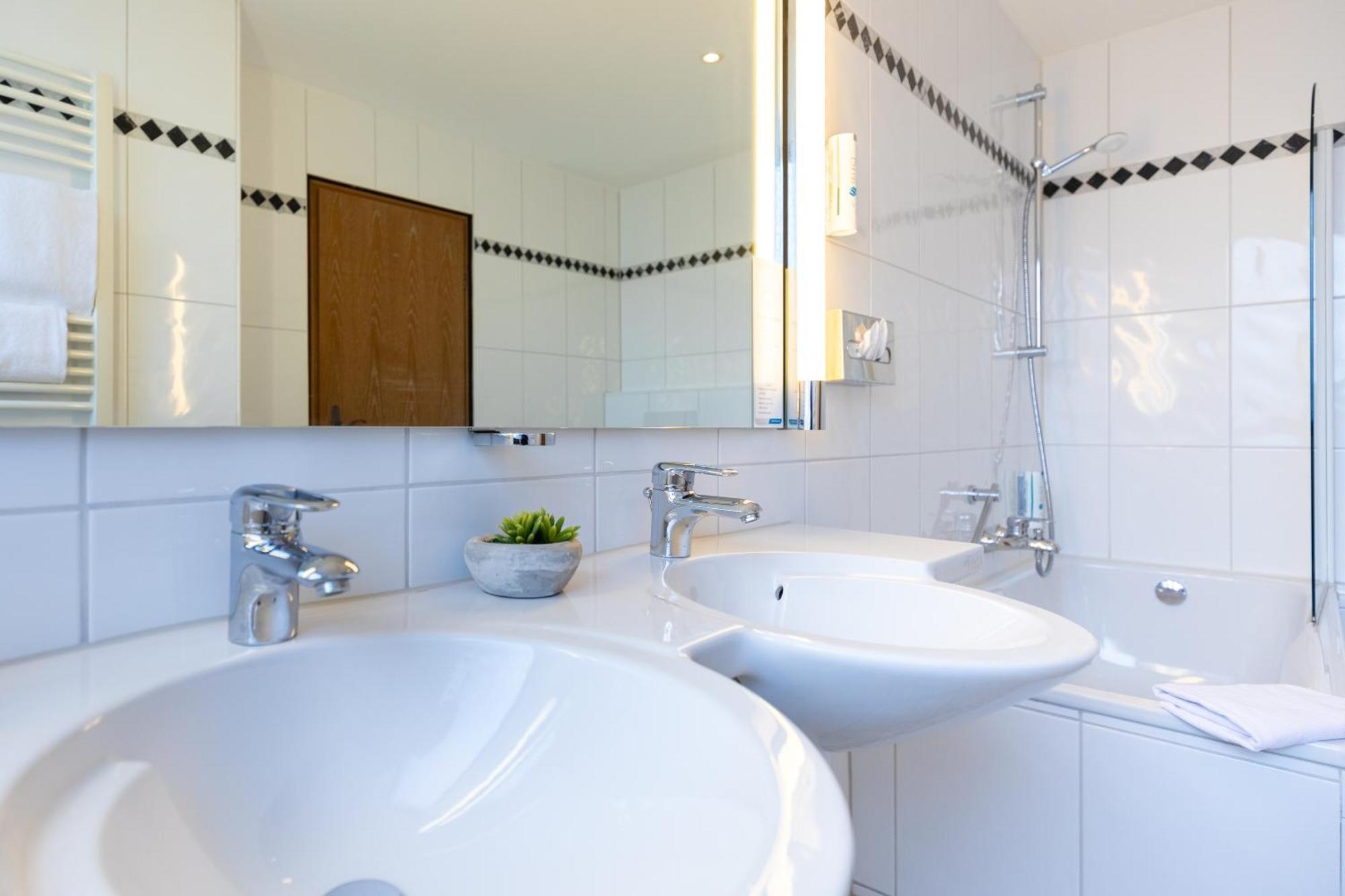 Select Hotel Silence Garden Koeln Екстериор снимка